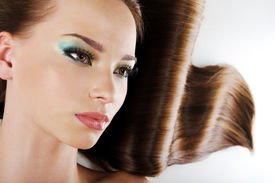 Как покрасить волосы без применения химической краски?
